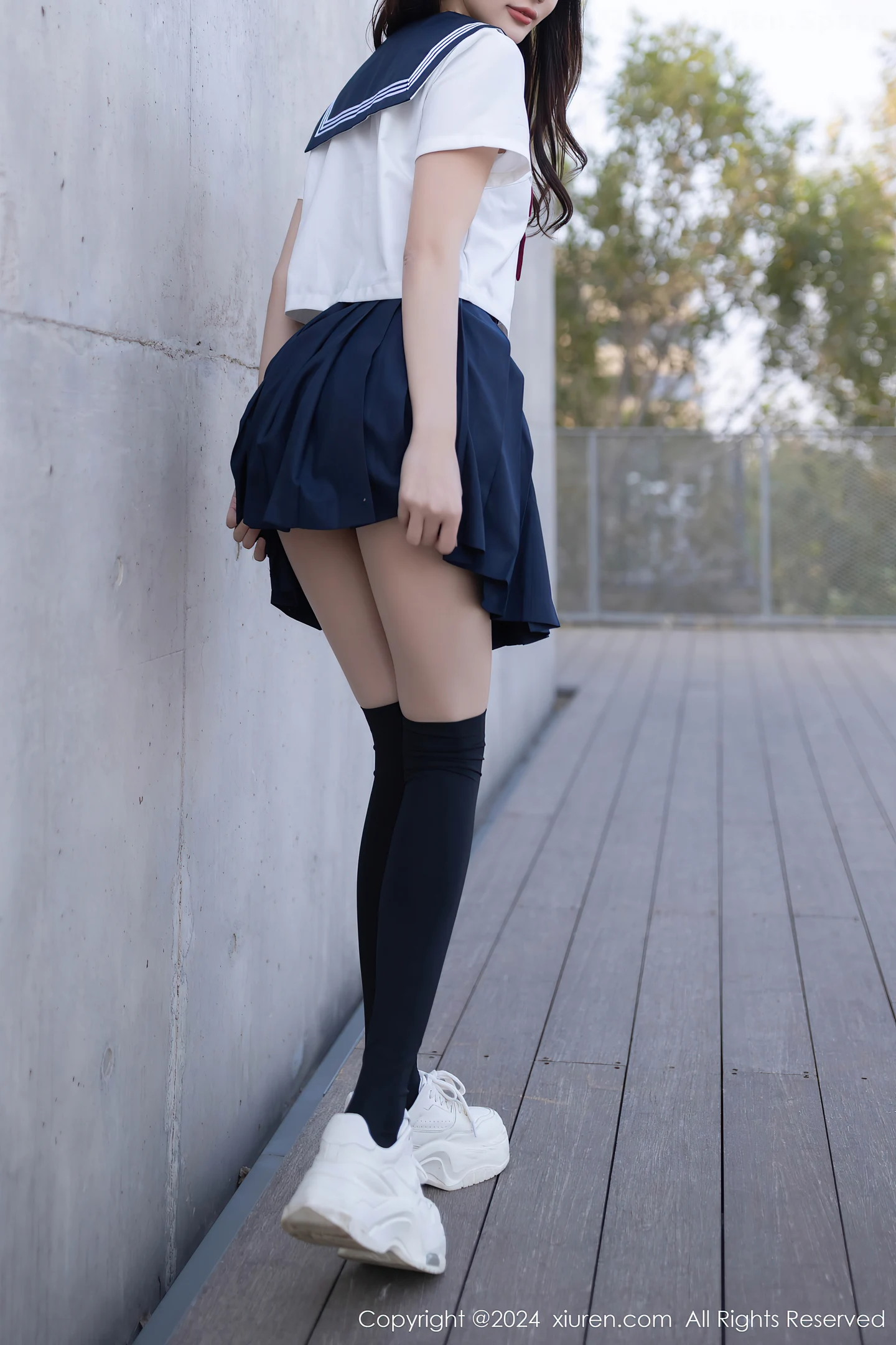 图片[3]-[XiuRen秀人网] VOL.9305 模特陆萱萱性感JK制服+黑色高叉连体衣配黑丝袜秀美腿诱惑写真80P-秀人网官方网站